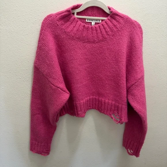 NWT NanaMacs Signature 8 Distressed Crop Pink Sweater Size Small - Picture 3 of 13